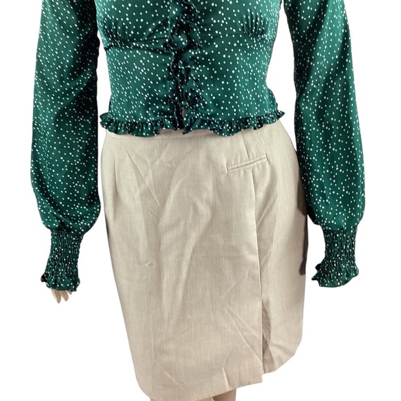 DO+BE Green Polka Dot Ruffle V-Neck Blouse Long Sleeve Size L - Picture 3 of 7